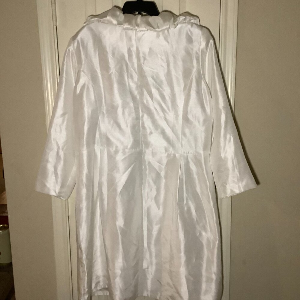 Studio B Womens Satin White Oversized Beautiful Jacket - Picture 3 of 9